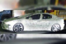 toyota-prius-2023-spyshot-camo-g-mk-bd.jpg